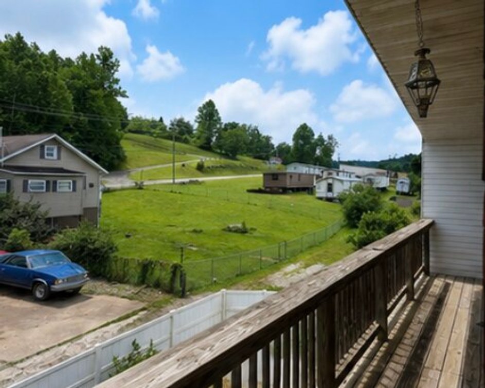 Image for Spacious 4 Bedroom with Garage Apartment in Weston