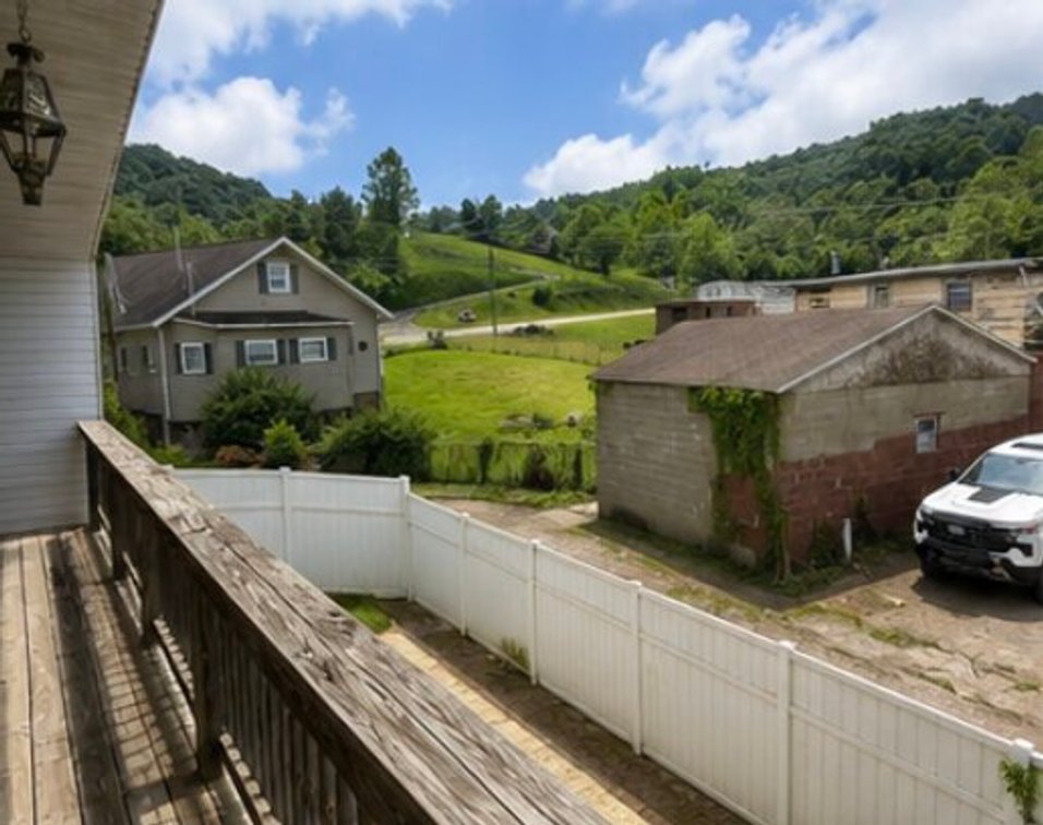 Image for Spacious 4 Bedroom with Garage Apartment in Weston