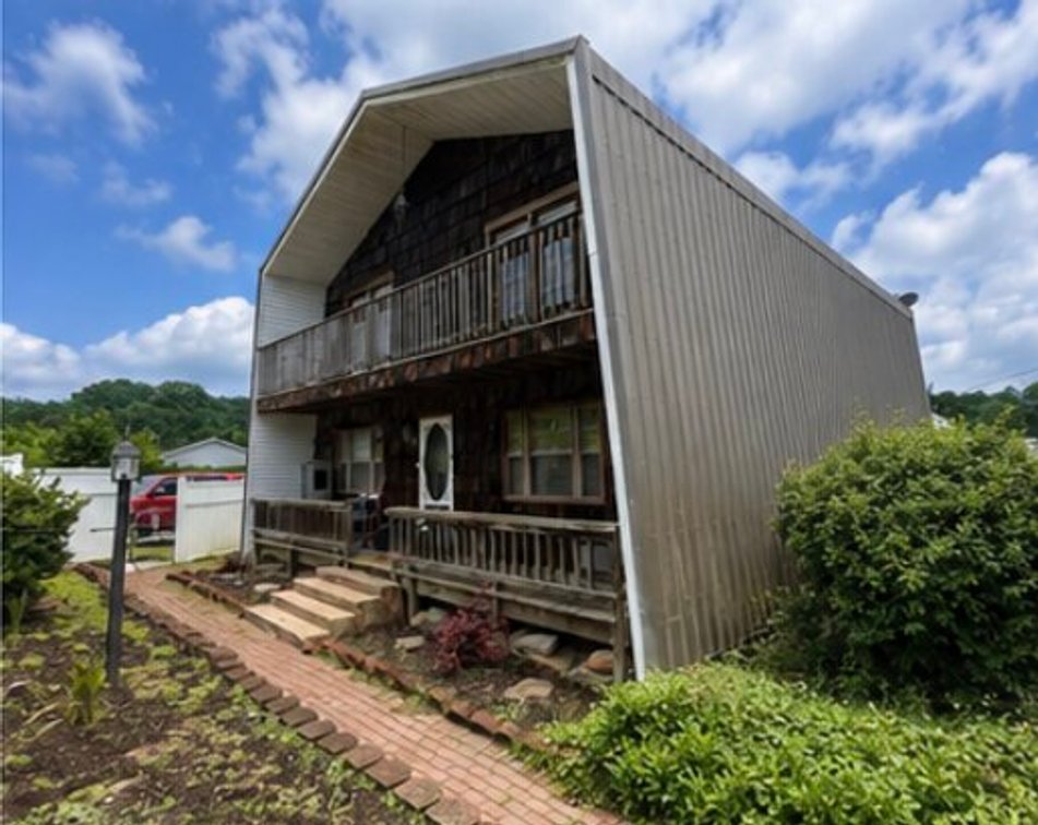 Image for Spacious 4 Bedroom with Garage Apartment in Weston