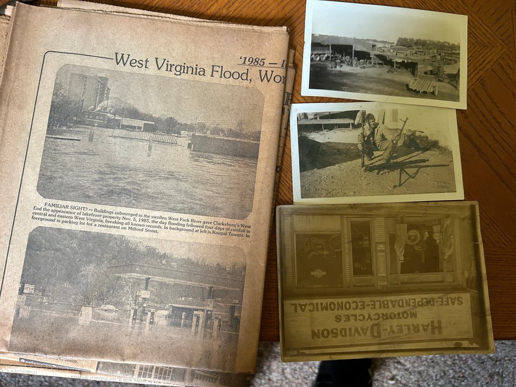 4 Vintage Photographs and Newspaper Clippings
