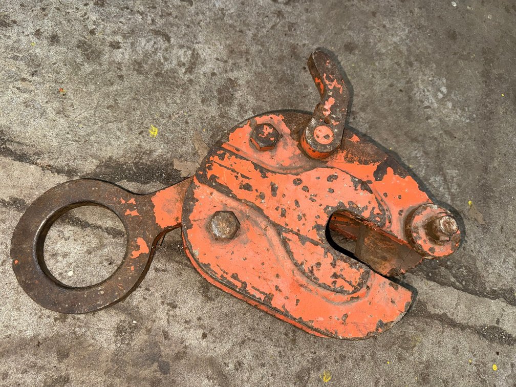 Renfroe Vertical Lifting Plate Clamp