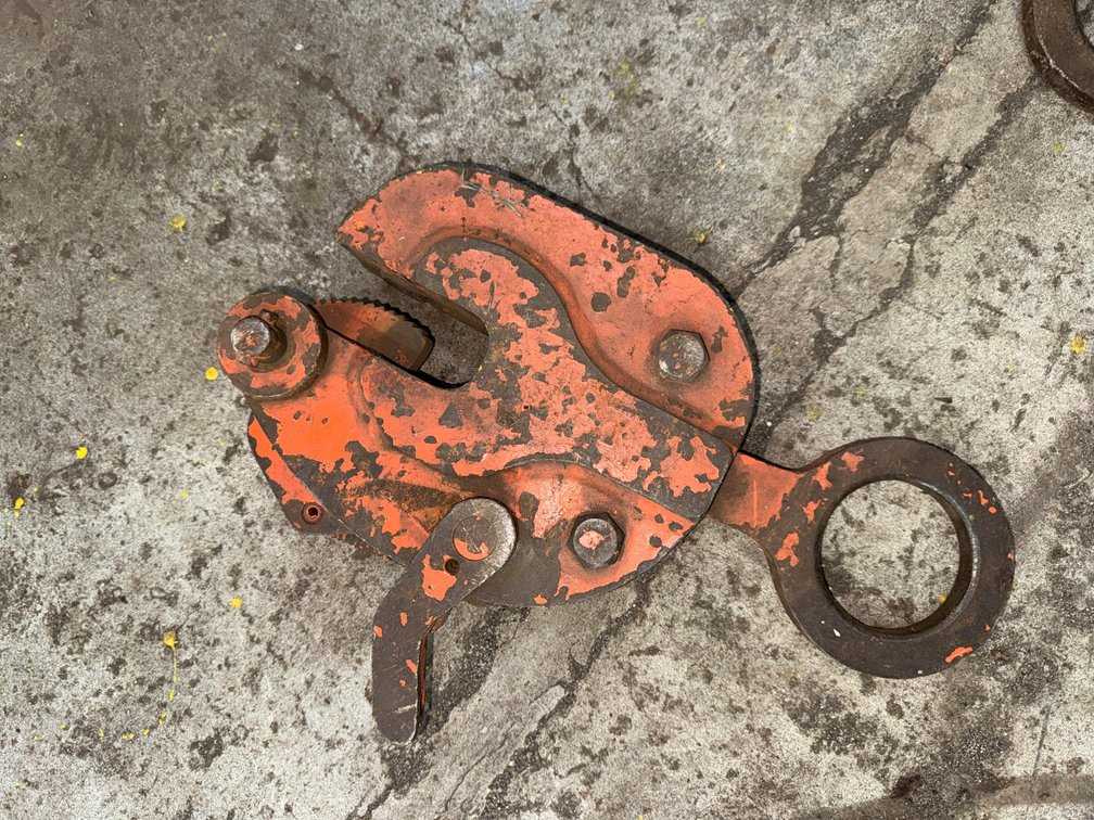 Renfroe Vertical Lifting Plate Clamp