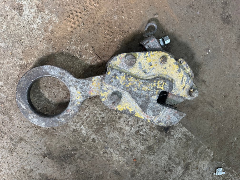 Renfroe Vertical Lifting Plate Clamp
