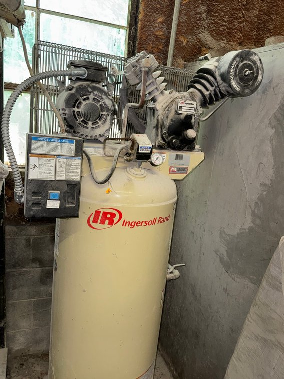 Ingersoll Rand Vertical Air Compressor