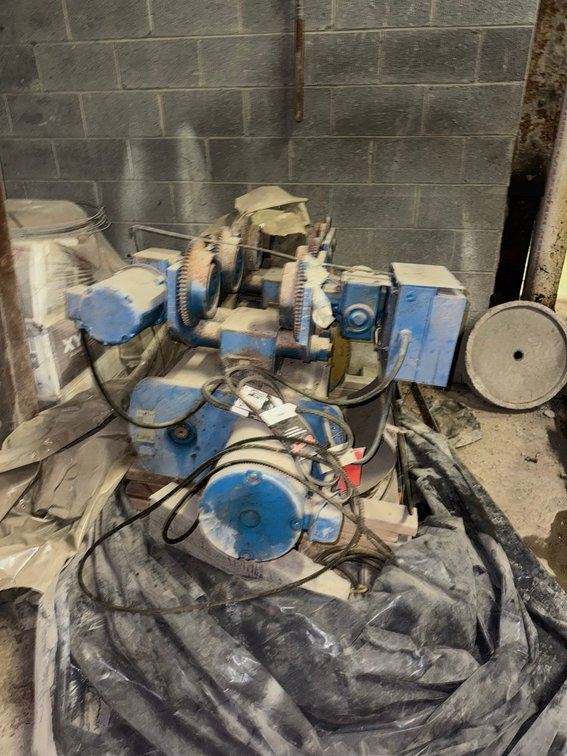 Used Blue Shaw Box hoist