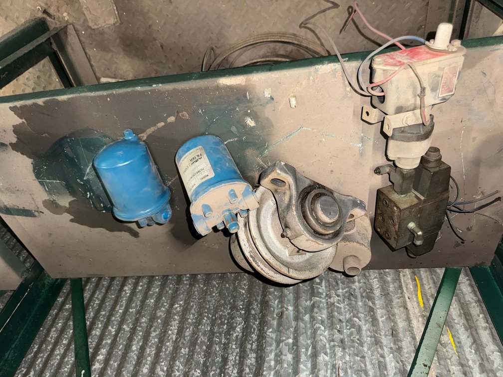 Air Dry Filter, Hydraulic Pump Motor Assembly