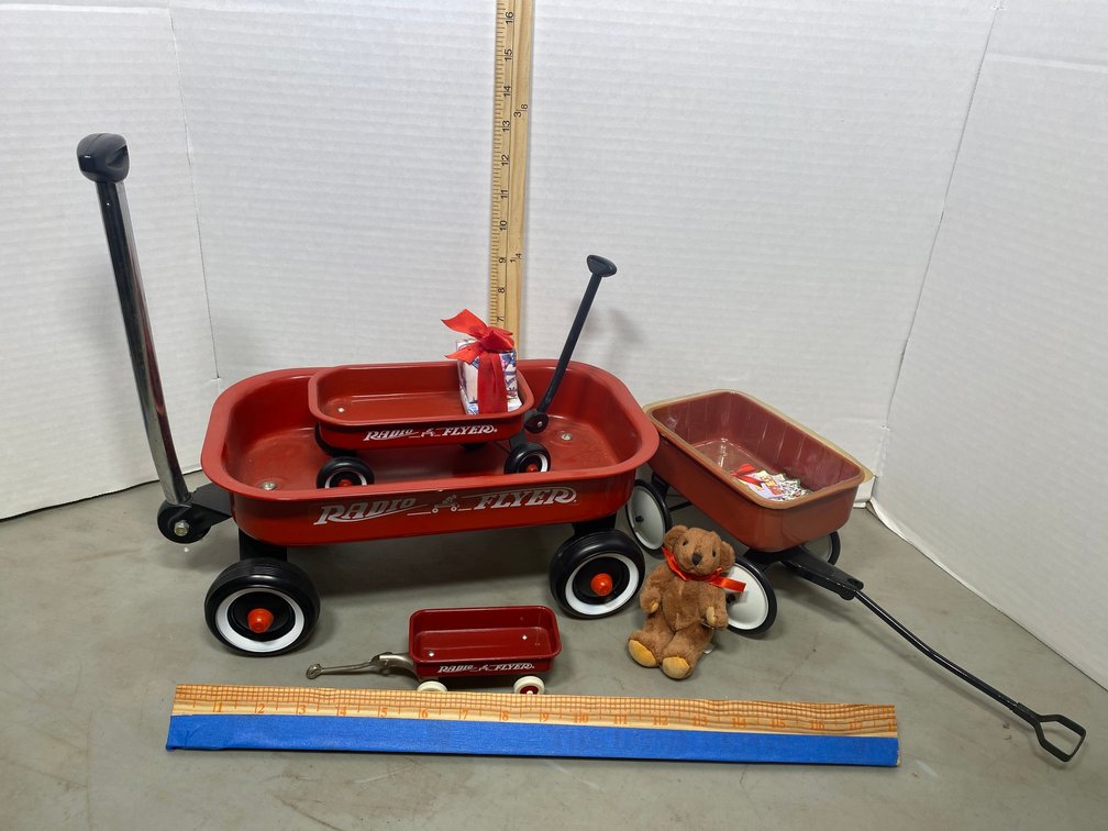 Miniature radio flyer decorator wagons, small Teddy Bear