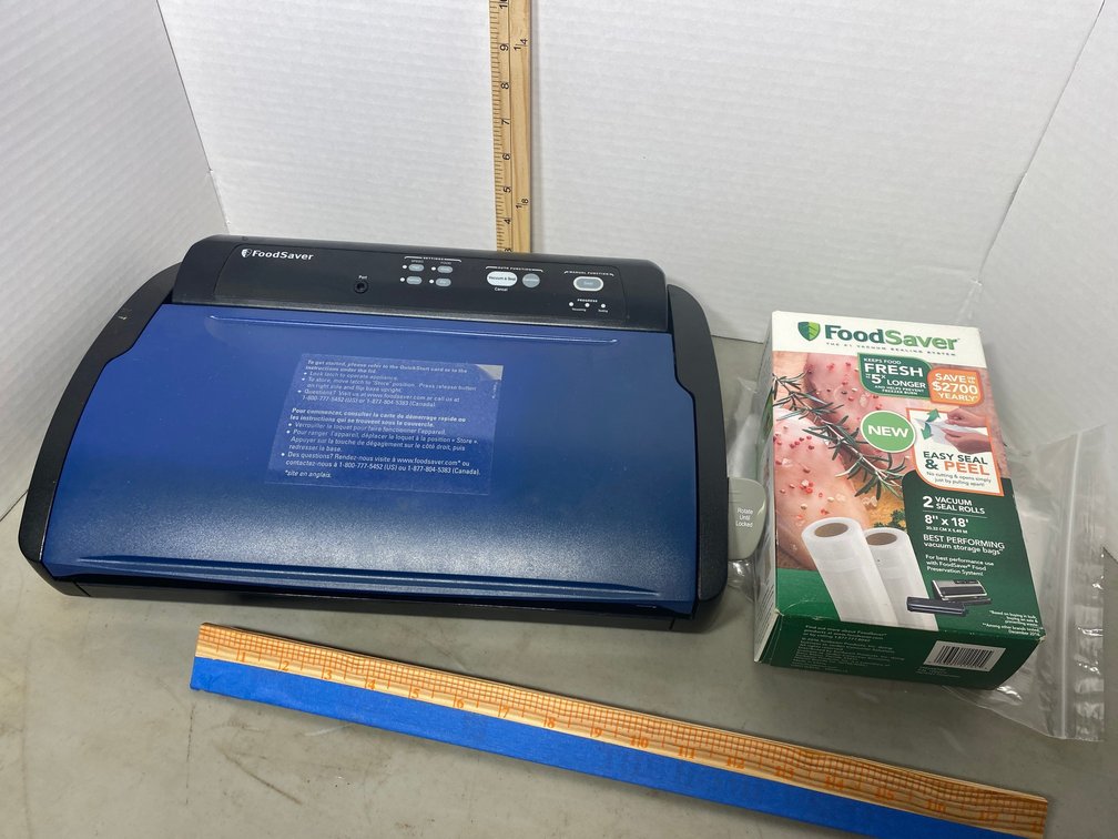 Food Saver vacuum sealer with extra bags