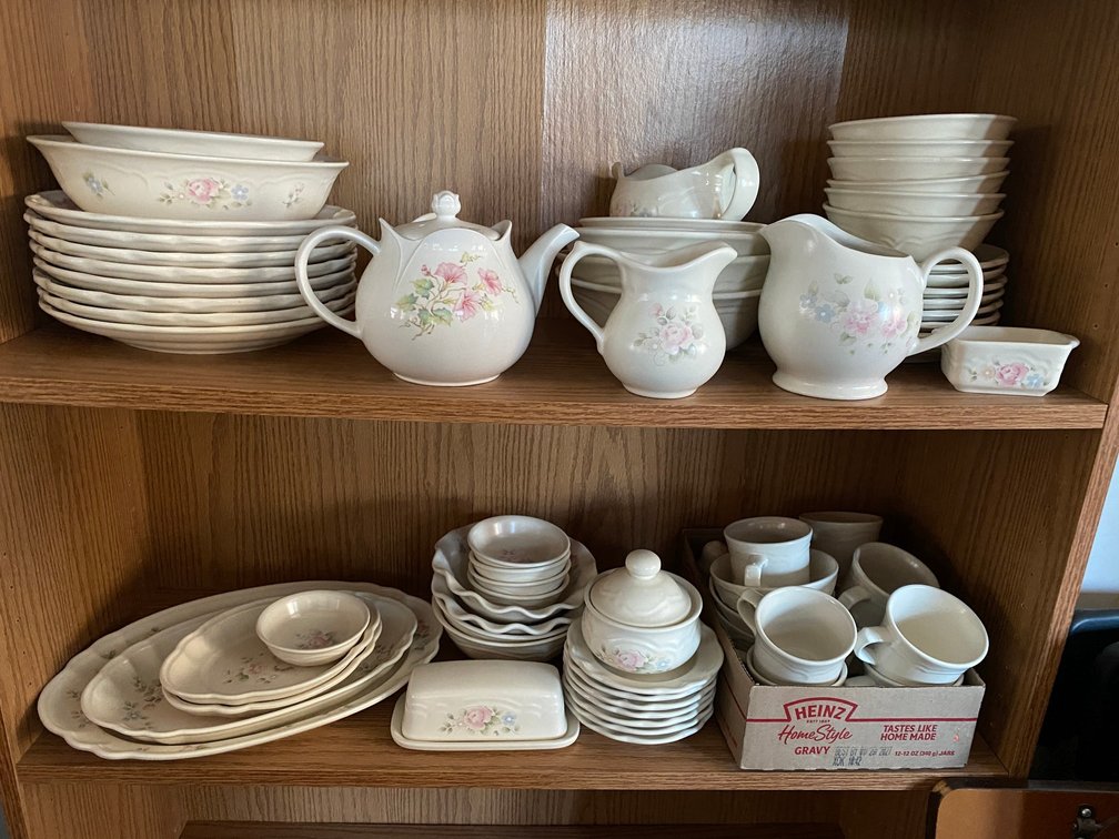 Pfaltzgraff Tea Rose pattern set