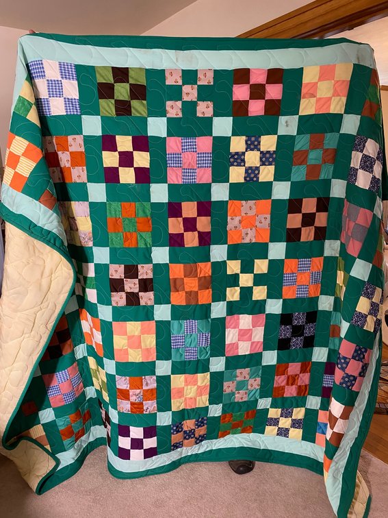 Quilted style comforter