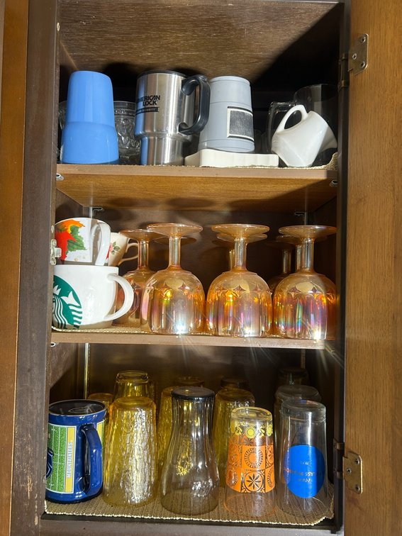 Glassware, contents of cabinets