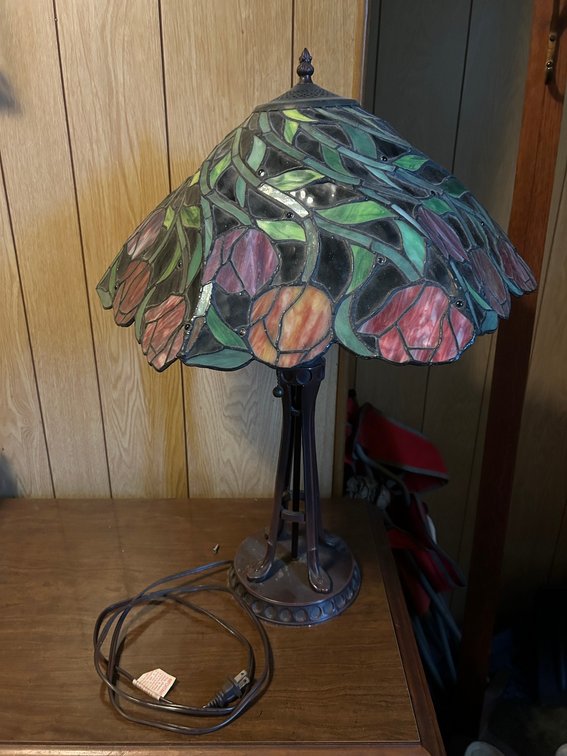 Lamp with multi-color shade