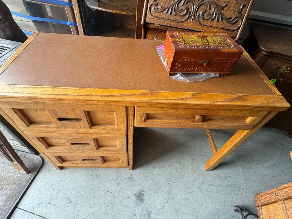 Light oak desk with drawers