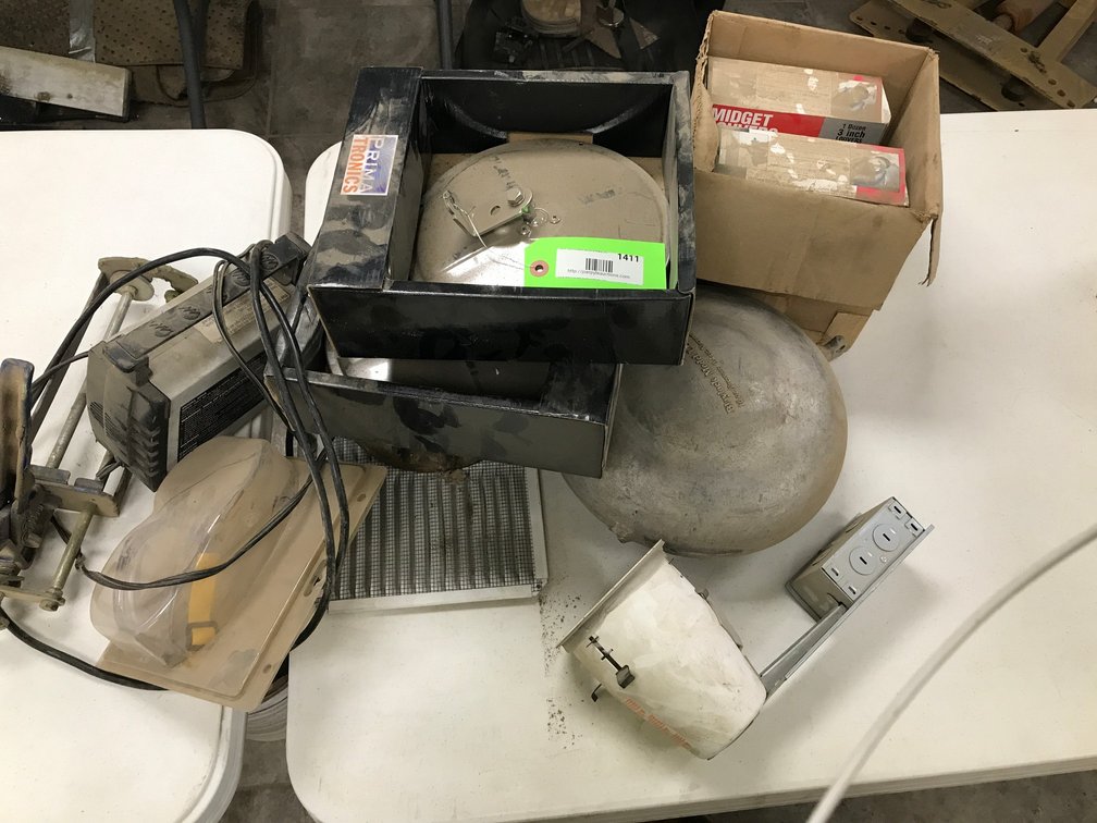 Mirrors,Caulking Gun for Pipeline