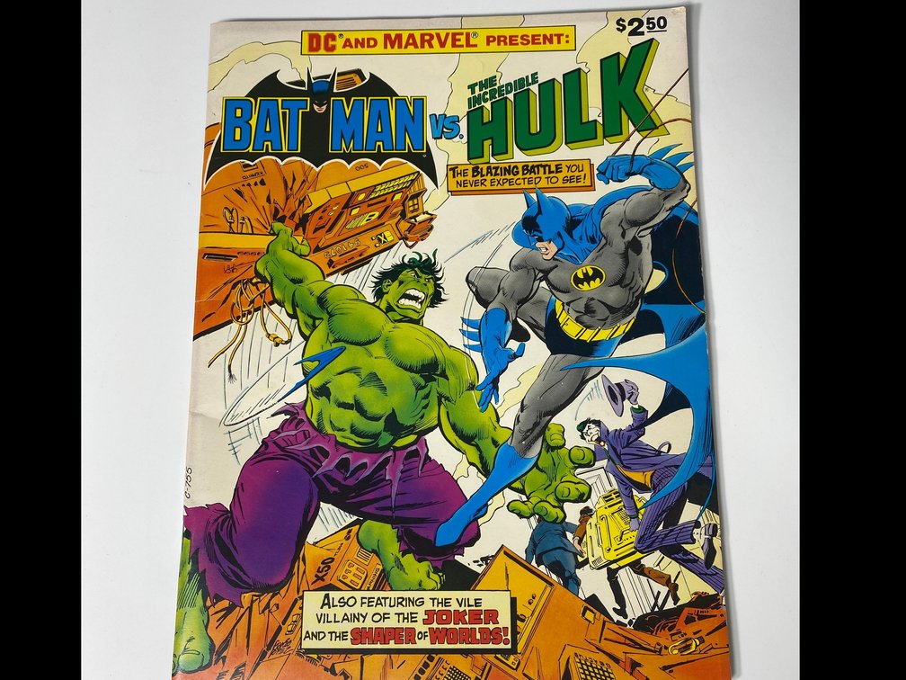 Batman Versus the Incredible Hulk comic book