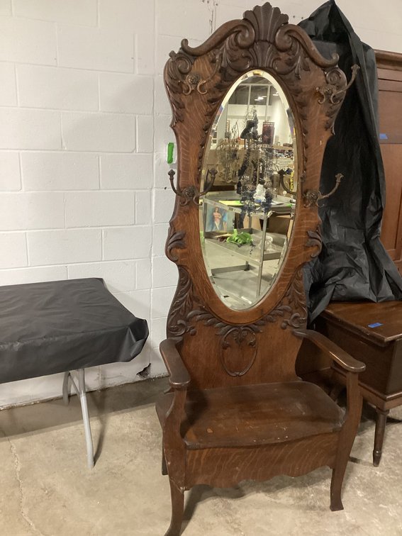 Oak Hall Seat