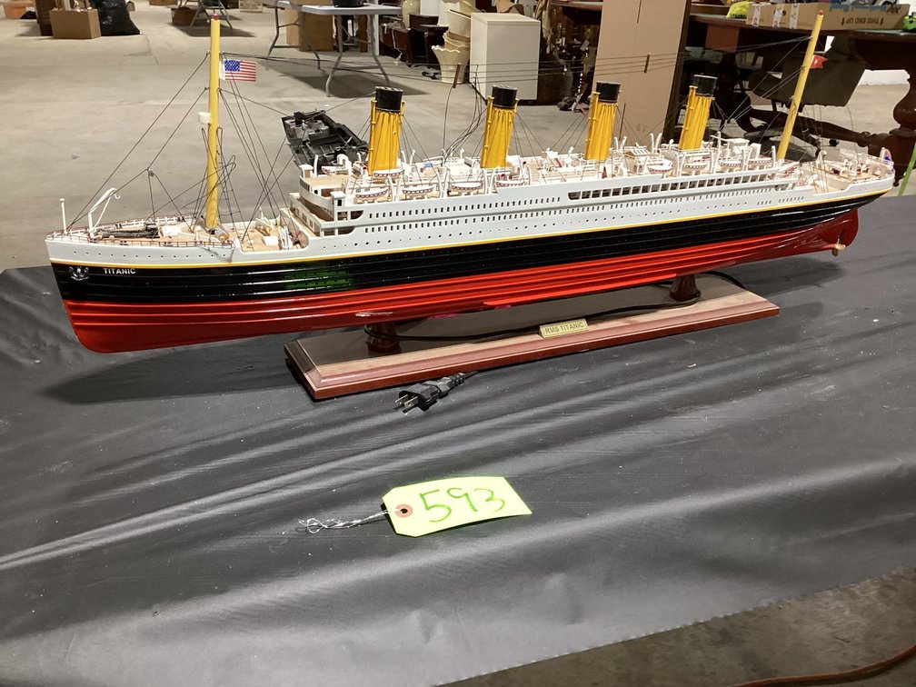 40 Inch RMS Titanic Model