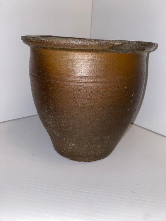 Stoneware pot
