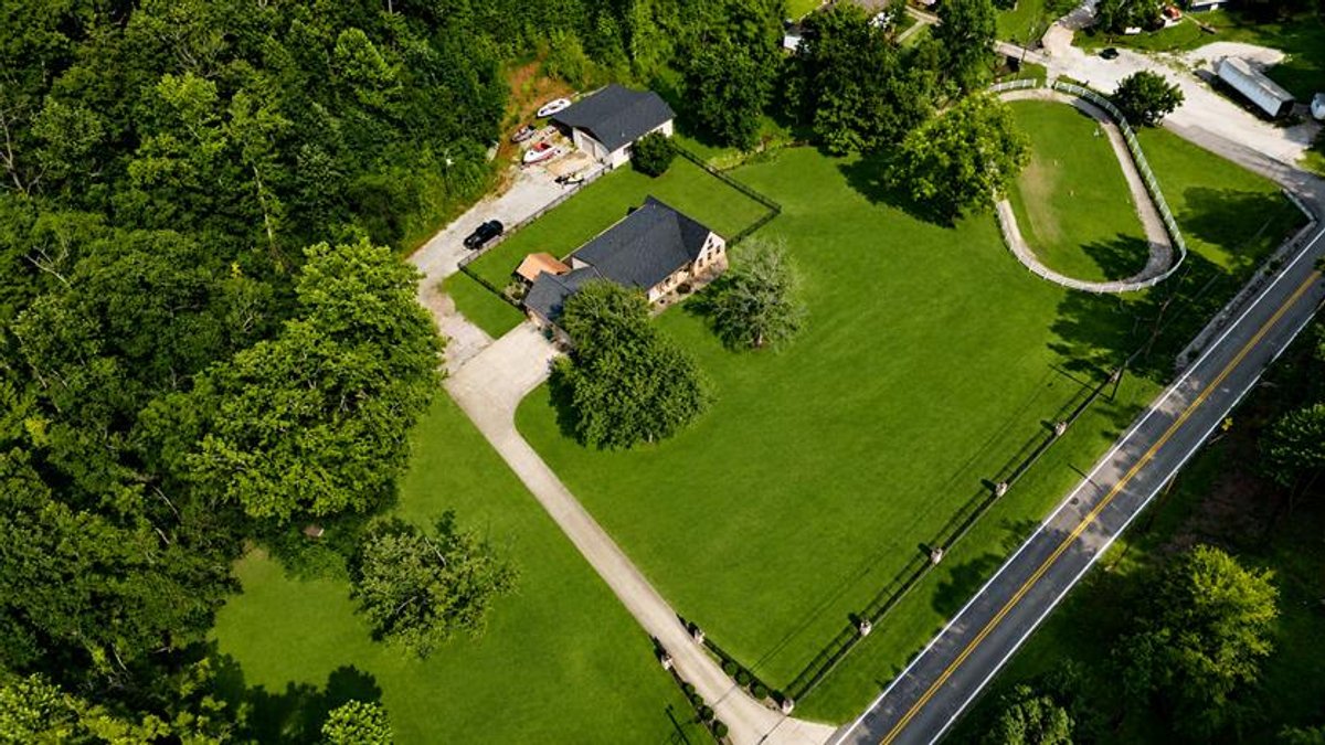 Image for Incredible 5 Bedroom Brick Home on 3.55 Acres in Cross Lanes