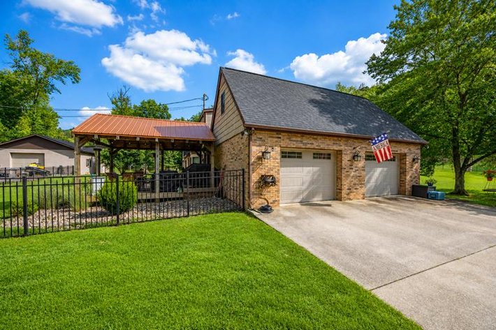 Image for Incredible 5 Bedroom Brick Home on 3.55 Acres in Cross Lanes