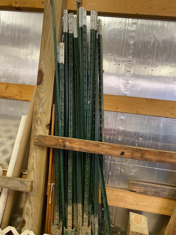 Metal T Posts, Assorted Lengths