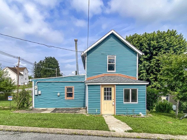 Image for 2 Story Home on Double Corner Lot in Star City