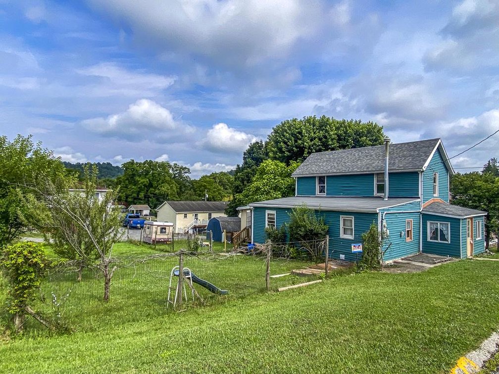 Image for 2 Story Home on Double Corner Lot in Star City