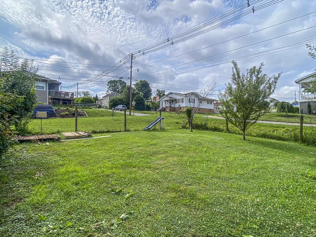 Image for 2 Story Home on Double Corner Lot in Star City