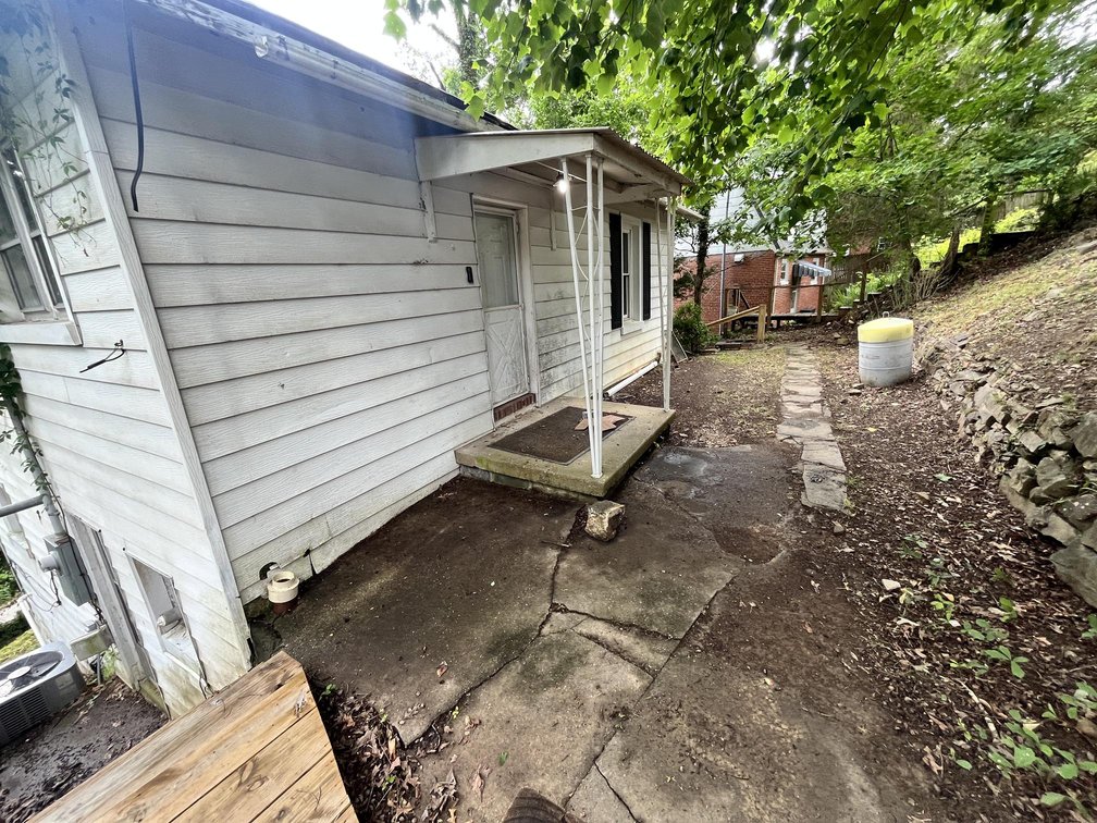 Image for Charleston 3 Bedroom Selling to the Highest Bidder