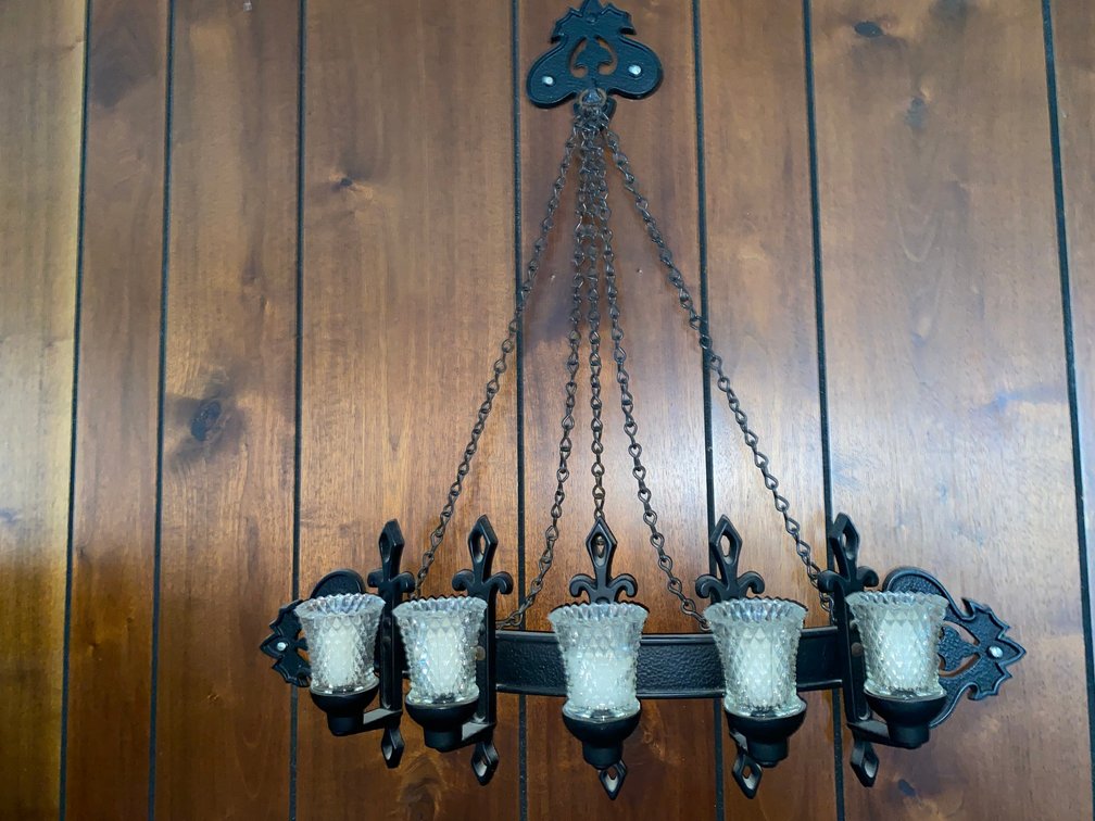 Hanging candle holder