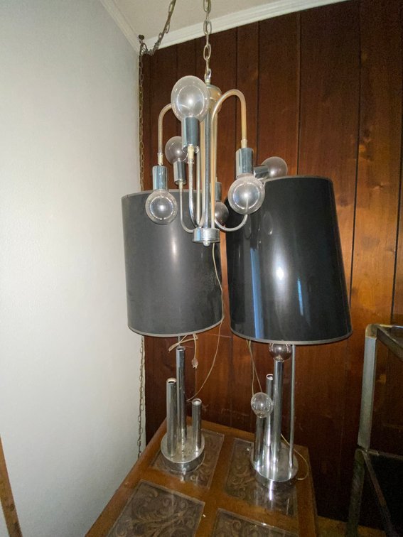 1 Hanging light, 2 table lamps
