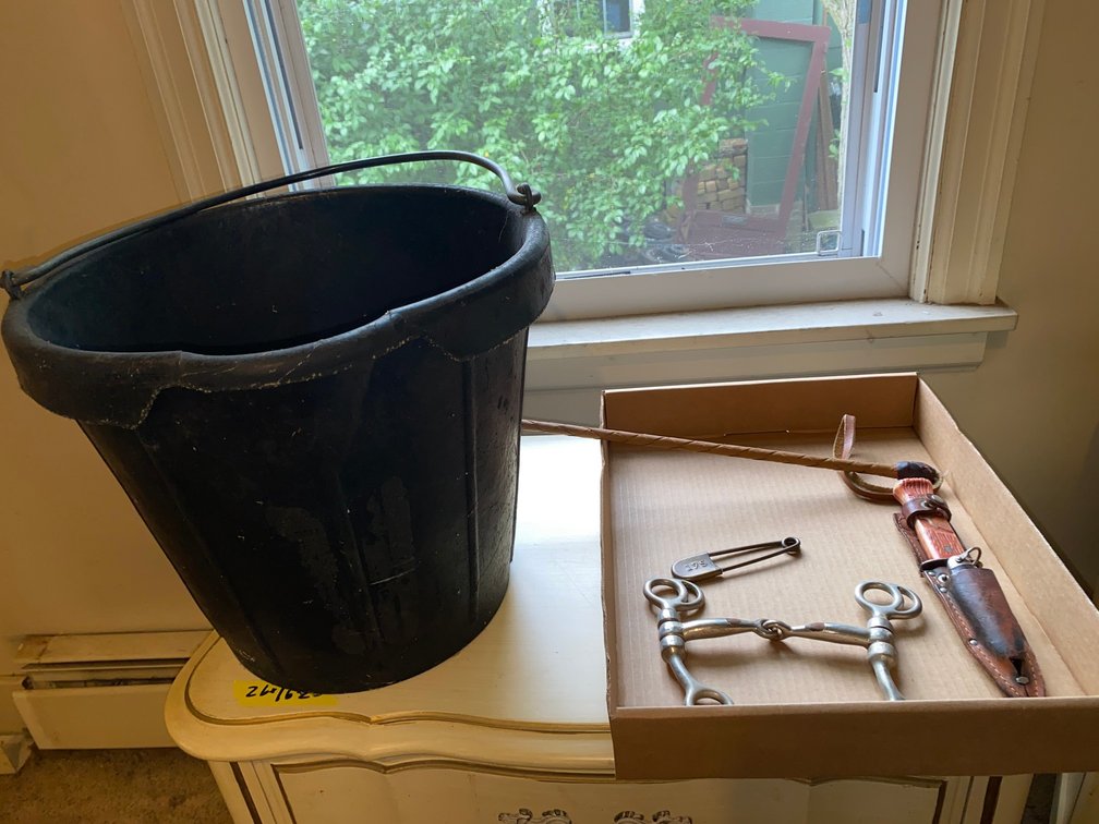 Rubber feed bucket, knife, bit