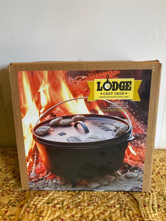 Lodge brand cast iron 8 quart Dutch oven