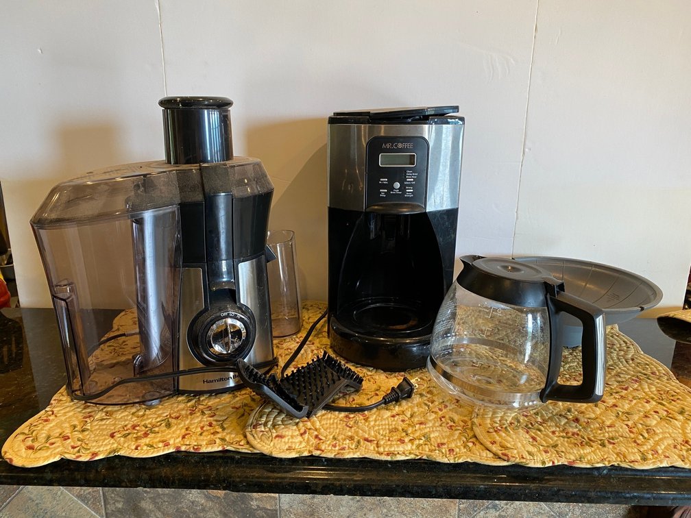 Mr Coffee coffee pot, Hamilton Beach juicer