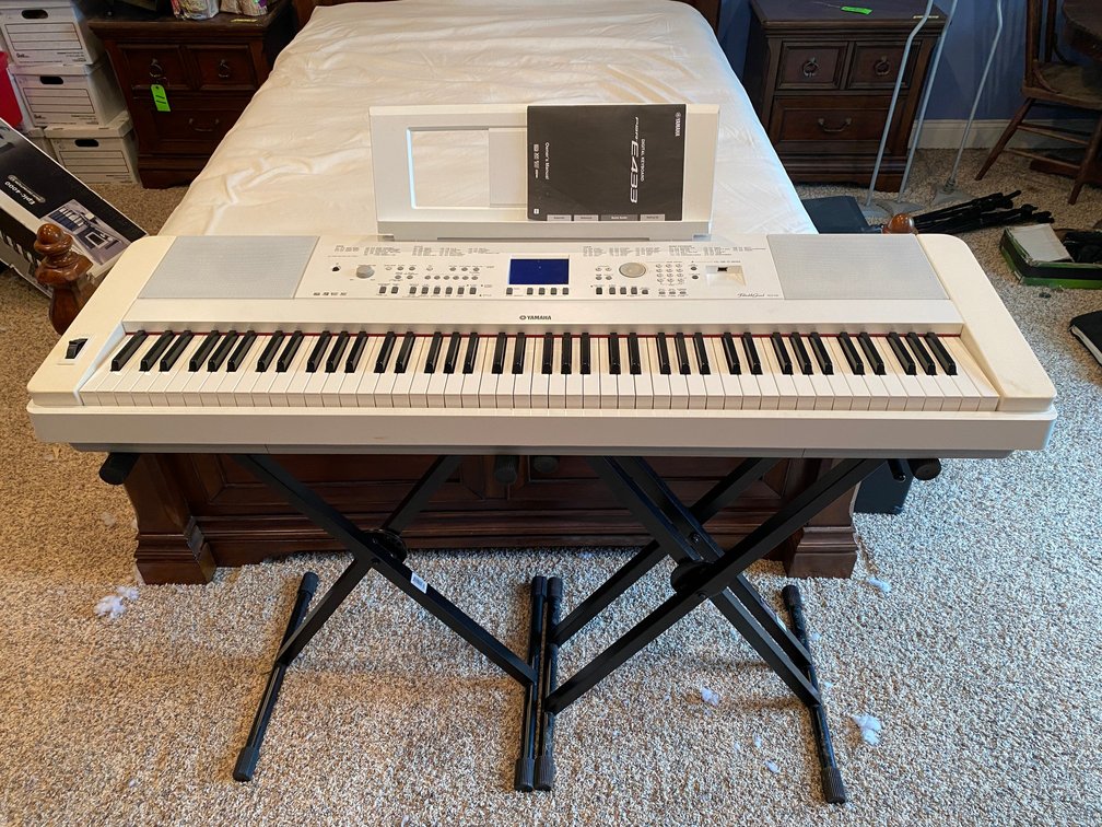 Yamaha keyboard with stand and stool