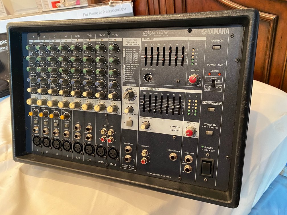 Yamaha EMX 512SC 12 channel powered mixer