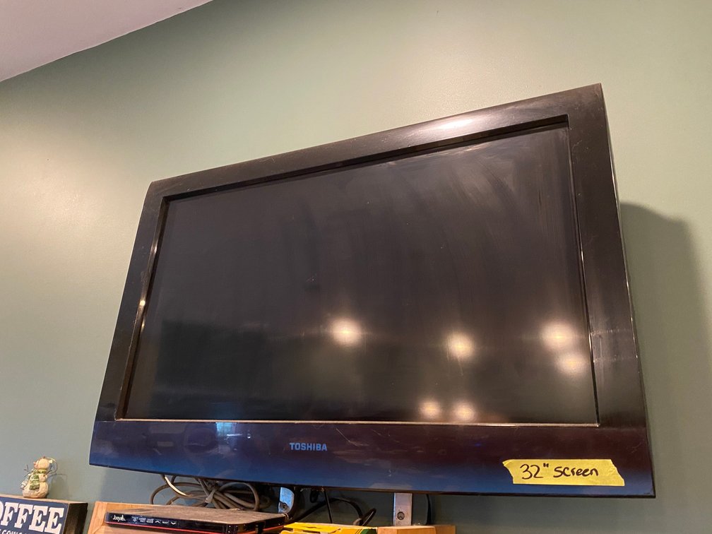 32" Toshiba flat screen TV