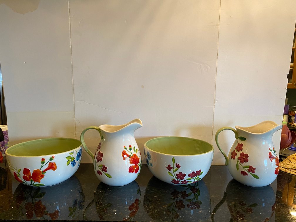 Garden Bouquet 2 pitchers and 2 bowl set