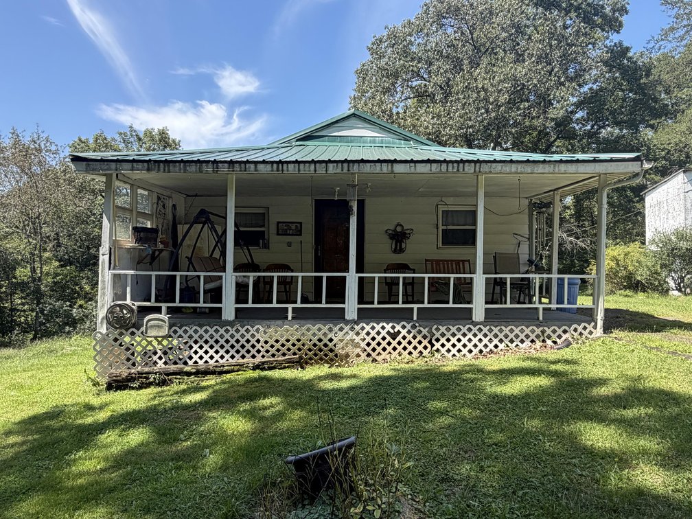 Image for 3 Bedroom on a Large Lot in Charleston Selling to the Highest Bidder