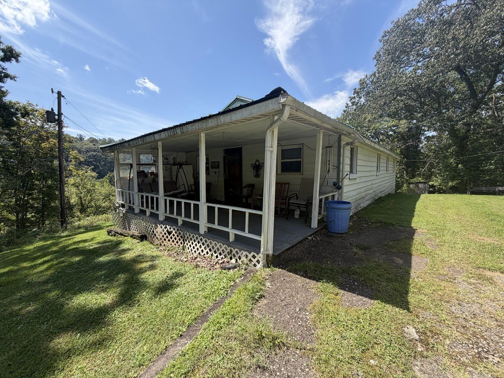 Image for 3 Bedroom on a Large Lot in Charleston Selling to the Highest Bidder