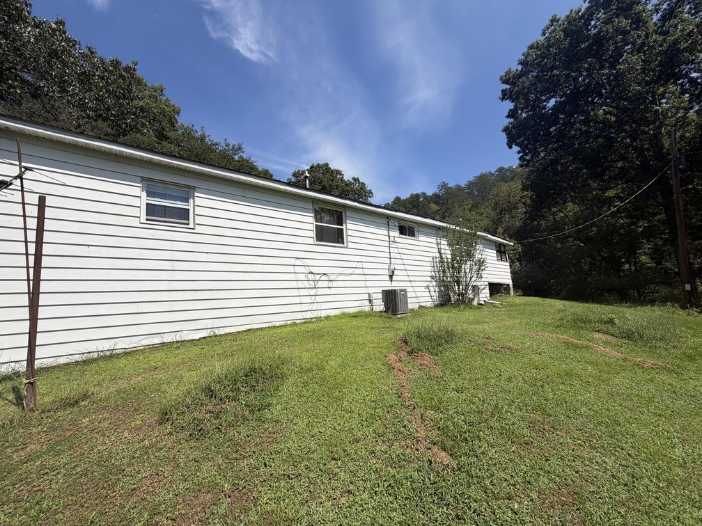 Image for 3 Bedroom on a Large Lot in Charleston Selling to the Highest Bidder