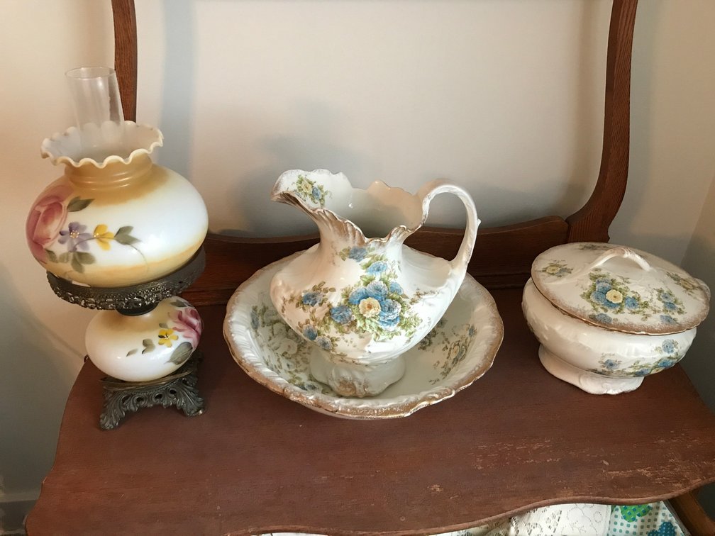 Pitcher and bowl, chamber pot, dresser lamp-has damage on top