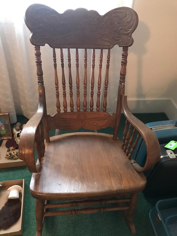 Oak rocker-damage on arms