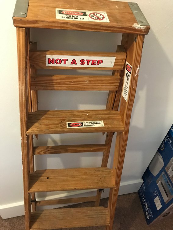 5' Wooden ladder