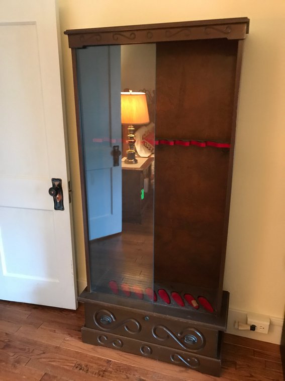 8 Gun cabinet