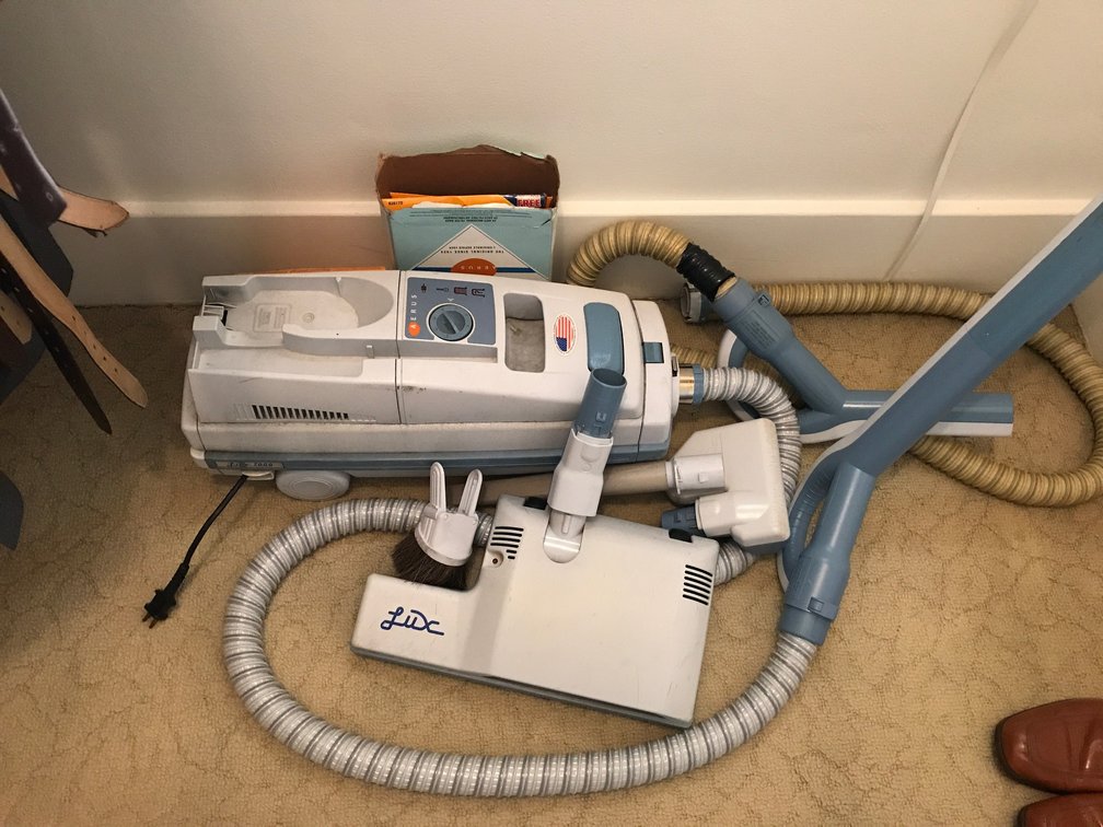 Canister vac