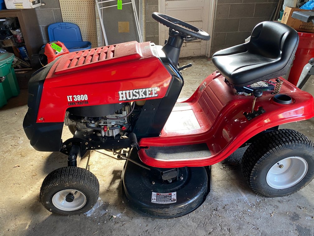 Huskee LT 3800 Riding Lawn Tractor