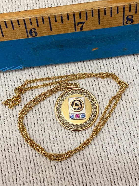 Chain with charm