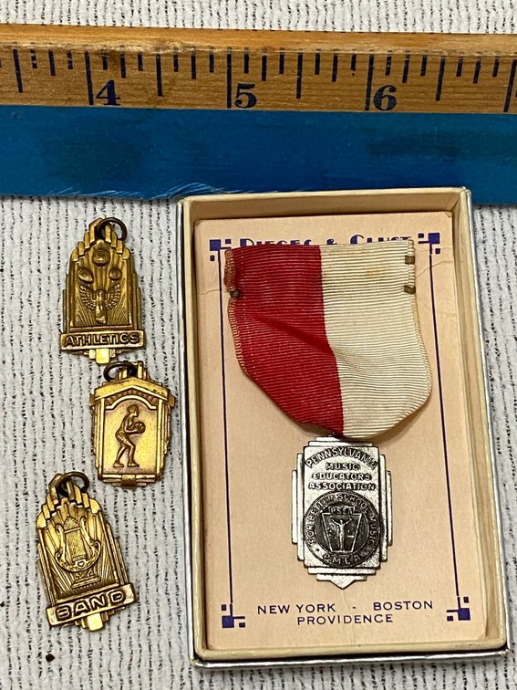 Pennsylvania Music Educators Association Pin, Charms