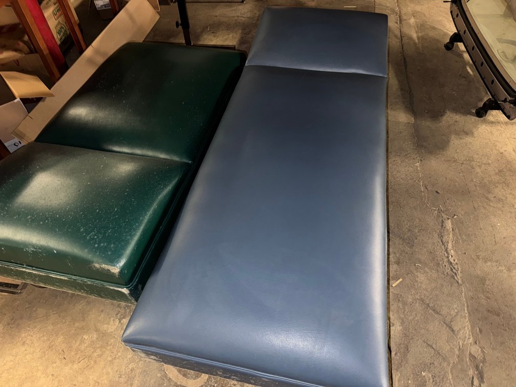 2 Massage tables